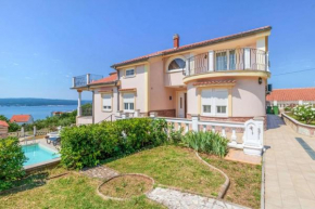 Ferienhaus mit Meerblick & Pool